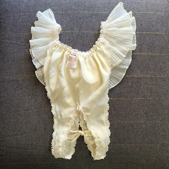 VTG Women's Crotchless Panties Cream Colored Lace + Silk Feeling Sz OSFA - Picture 5 of 9